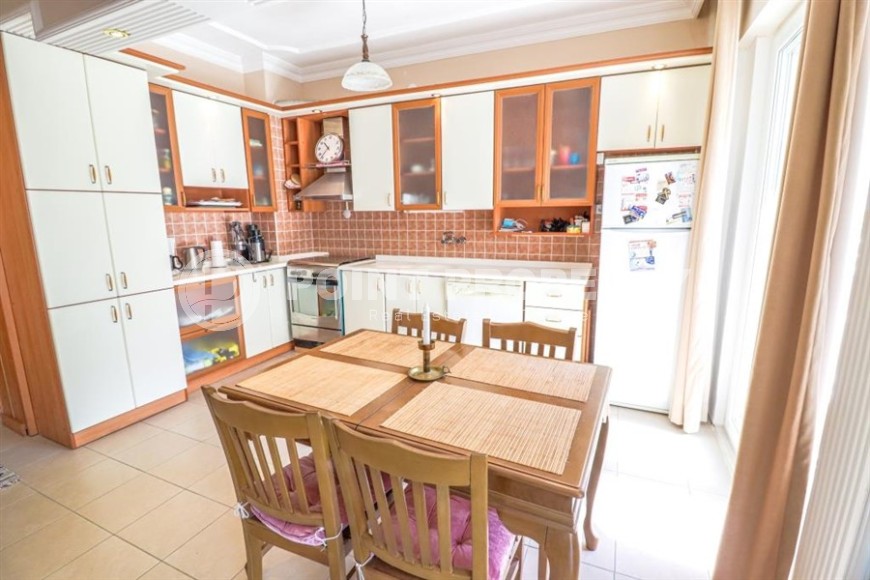 Уютная меблированная квартира с видом на море, в центре популярного района Аланьи - Махмутлар-id-7098-фото-4