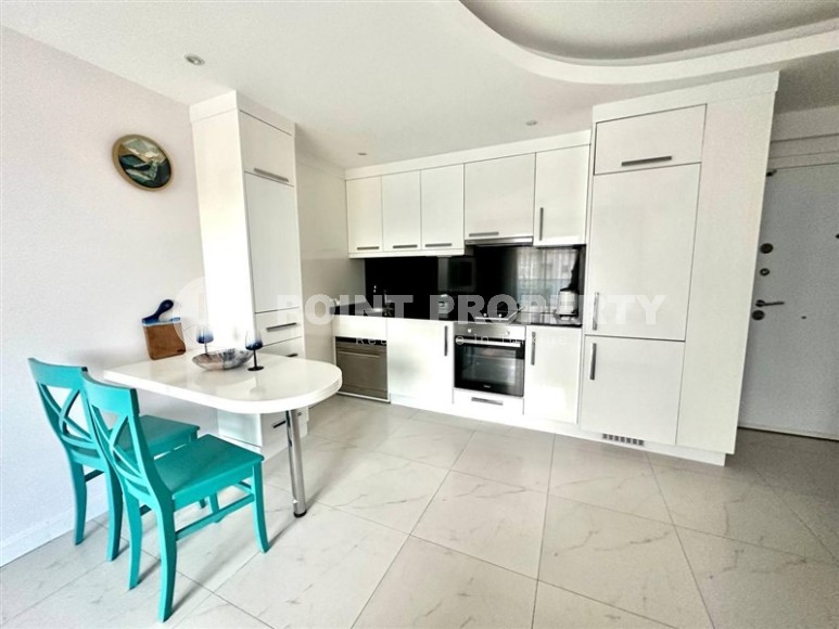 Компактная квартира с мебелью и бытовой техникой, в 700 метрах от моря, в центре Аланьи-id-7105-фото-4