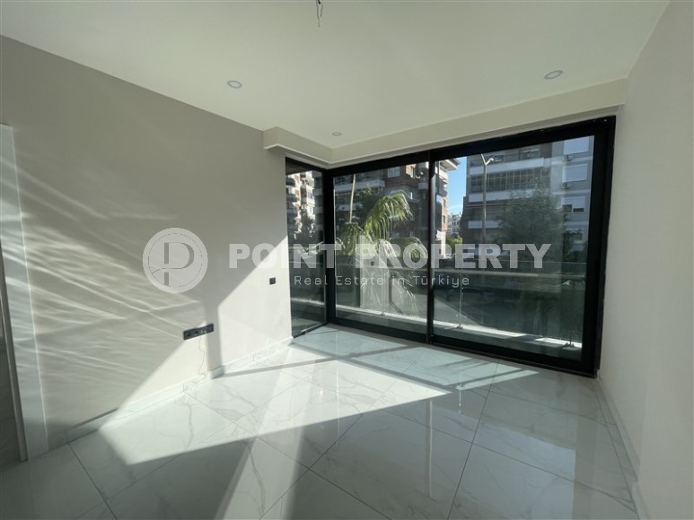 Светлая квартира с качественной чистовой отделкой, в 450 метрах от пляжа Клеопатры, в центре Аланьи-id-7106-фото-6