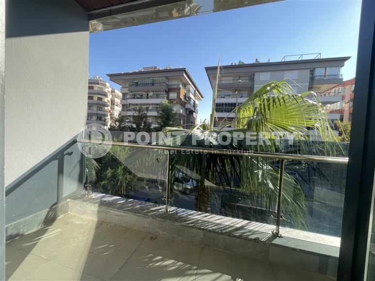 Светлая квартира с качественной чистовой отделкой, в 450 метрах от пляжа Клеопатры, в центре Аланьи-id-7106-фото-9