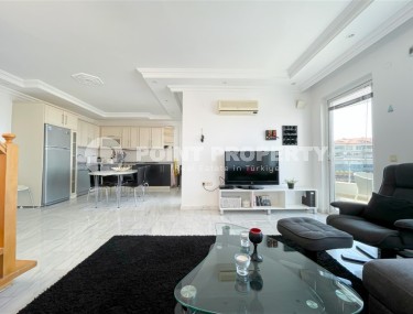 Двухуровневая квартира с панорамным видом на море и горы, на 9-м этаже с мансардой, в центре района Тосмур-id-7110-фото-2