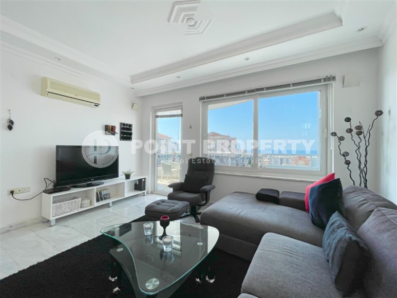 Двухуровневая квартира с панорамным видом на море и горы, на 9-м этаже с мансардой, в центре района Тосмур-id-7110-фото-3