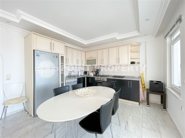 Двухуровневая квартира с панорамным видом на море и горы, на 9-м этаже с мансардой, в центре района Тосмур-id-7110-фото-7