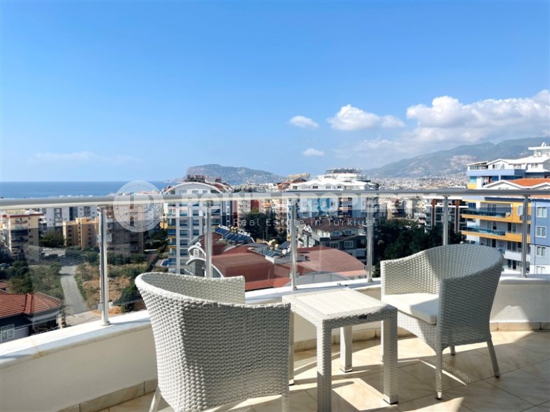 Двухуровневая квартира с панорамным видом на море и горы, на 9-м этаже с мансардой, в центре района Тосмур-id-7110-фото-17