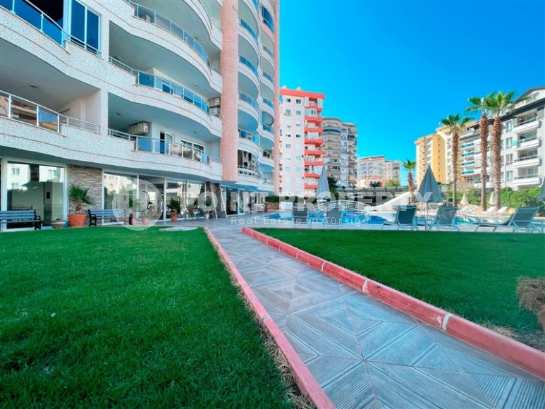 Двухуровневая квартира с панорамным видом на море и горы, на 9-м этаже с мансардой, в центре района Тосмур-id-7110-фото-27