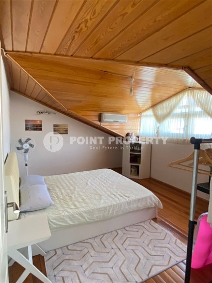 Large two-level apartment 2+1, with a total area of 200 m2, on the 5th floor with an attic, in the center of Oba district-id-7120-photo-6