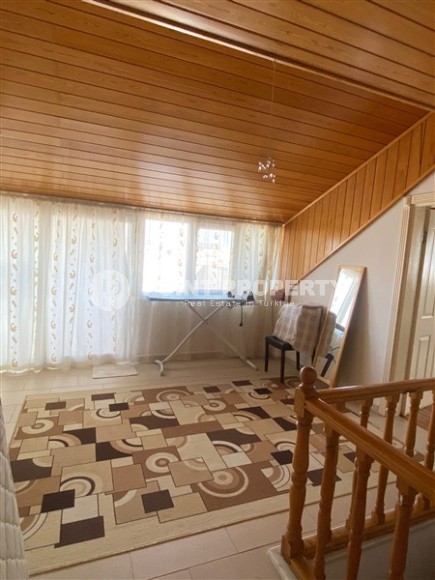 Large two-level apartment 2+1, with a total area of 200 m2, on the 5th floor with an attic, in the center of Oba district-id-7120-photo-7