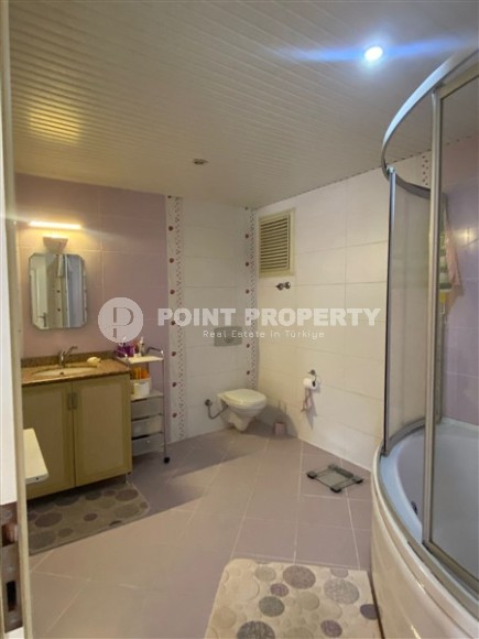 Large two-level apartment 2+1, with a total area of 200 m2, on the 5th floor with an attic, in the center of Oba district-id-7120-photo-9