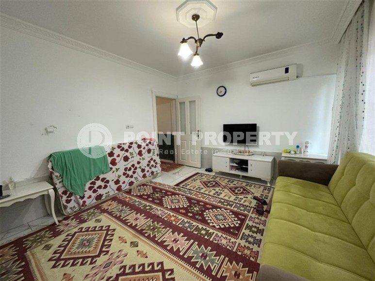 Inexpensive furnished apartment 100 meters from the famous Cleopatra Beach, in the center of Alanya-id-7122-photo-2