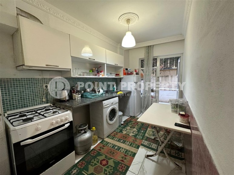 Inexpensive furnished apartment 100 meters from the famous Cleopatra Beach, in the center of Alanya-id-7122-photo-3