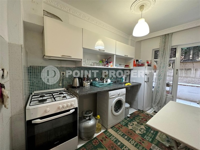 Inexpensive furnished apartment 100 meters from the famous Cleopatra Beach, in the center of Alanya-id-7122-photo-4