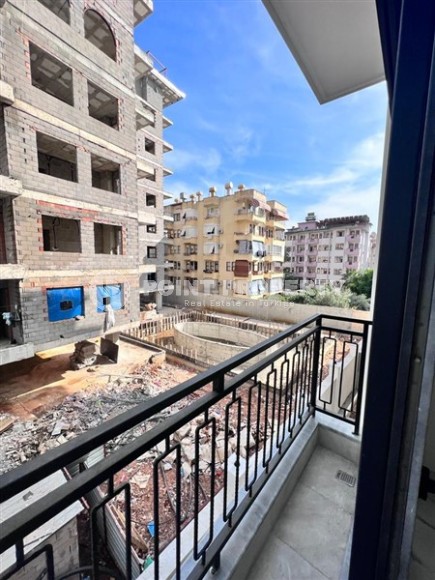 Новая квартира с качественной чистовой отделкой в 800 метрах от моря, в центре Аланьи-id-7124-фото-8