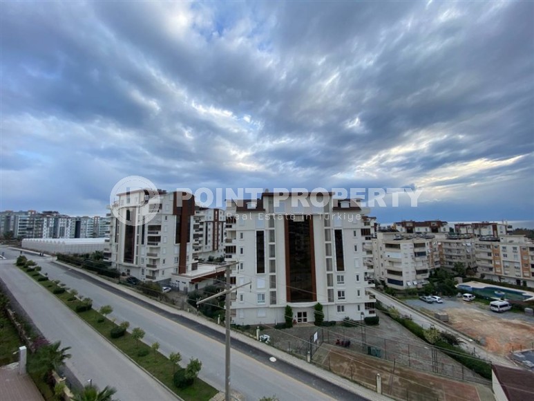 Ready-to-move-in apartment with furniture and household appliances in a new residential complex, commissioned in 2022-id-7130-photo-10