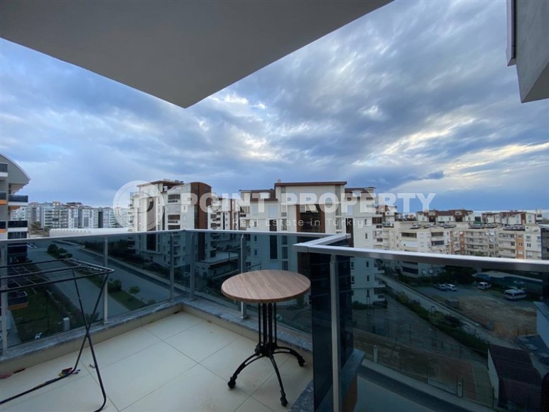 Ready-to-move-in apartment with furniture and household appliances in a new residential complex, commissioned in 2022-id-7130-photo-11