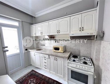 Светлая, просторная квартира 1+1, общей площадью 80 м2, на 2-м этаже в доме 2002 года постройки, в центре Аланьи-id-7135-фото-3