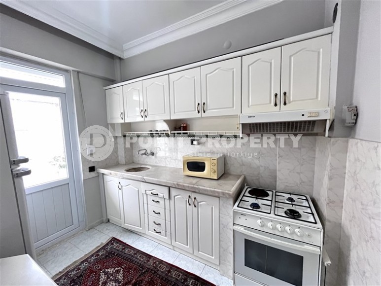 Светлая, просторная квартира 1+1, общей площадью 80 м2, на 2-м этаже в доме 2002 года постройки, в центре Аланьи-id-7135-фото-3