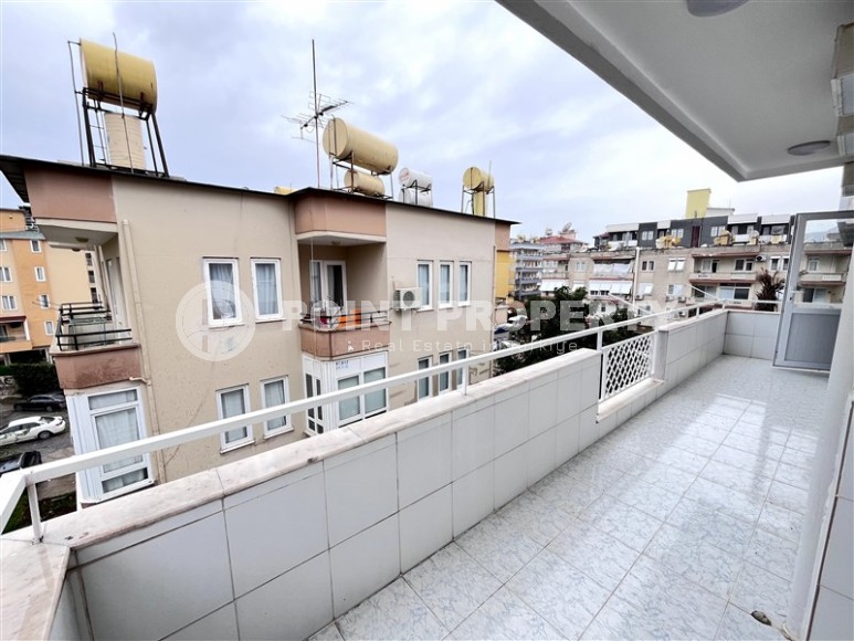 Bright, spacious 1+1 apartment, with a total area of 80 m2, on the 2nd floor in a building built in 2002, in the center of Alanya-id-7135-photo-11