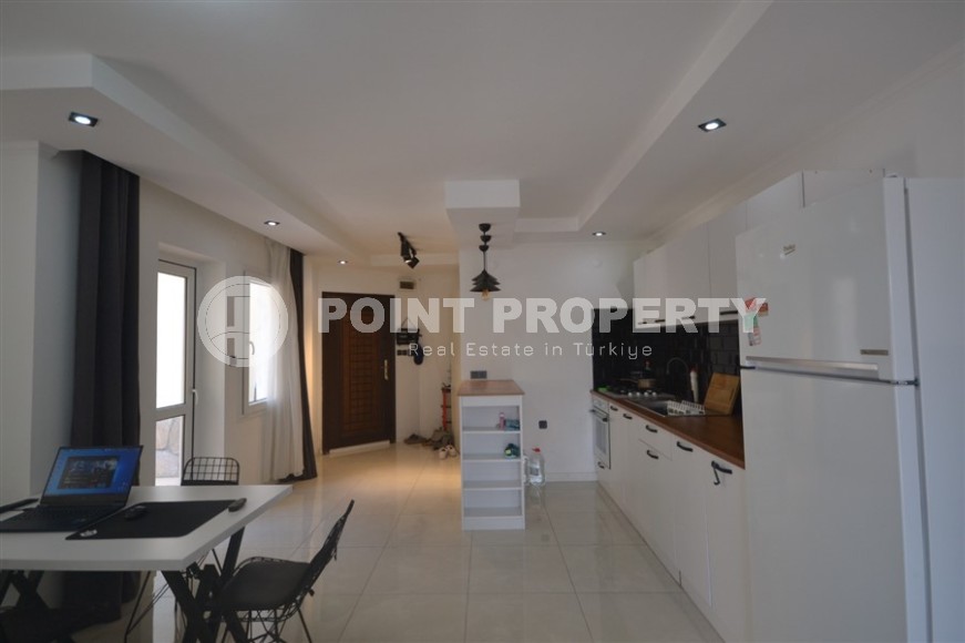 Cozy apartment with furniture and household appliances 300 meters from the sea, in the center of a quiet area of Alanya - Tosmur-id-7138-photo-4