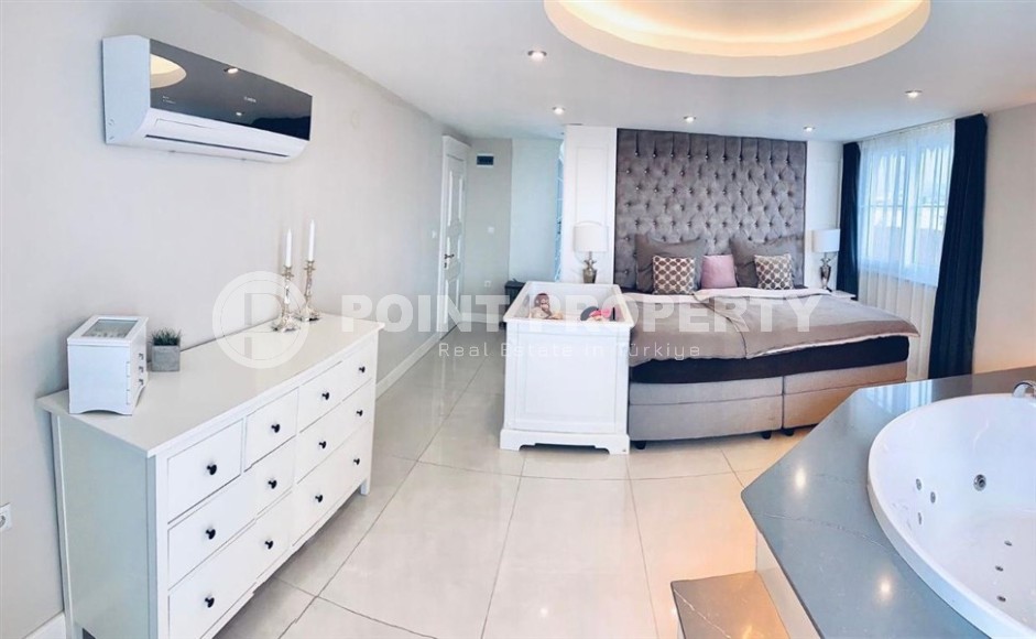 Large two-level apartment 4+1, with a total area of 230 m2, in the picturesque area of Alanya - Konakli-id-7151-photo-6
