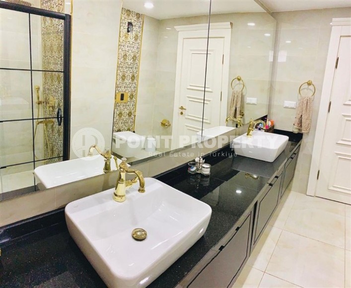 Large two-level apartment 4+1, with a total area of 230 m2, in the picturesque area of Alanya - Konakli-id-7151-photo-18