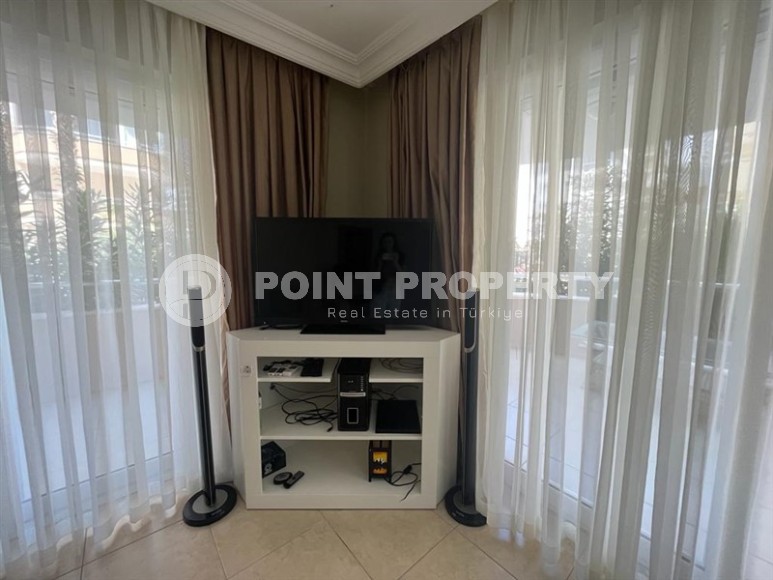 Spacious 2+1 apartment with a total area of 125 m2, in the center of the modern area of Alanya - Mahmutlar-id-7157-photo-4