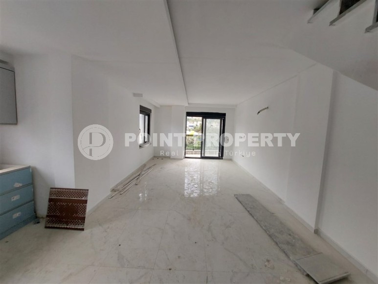 Двухуровневая квартира 2+1 в жилом комплексе на завершающем этапе строительства, в 300 метрах от моря-id-7158-фото-4