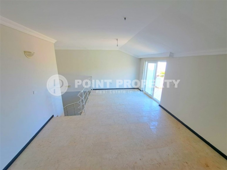 Панорамная двухуровневая квартира с роскошным видом на море, в ухоженном жилом комплексе с бассейном и садом-id-7168-фото-6