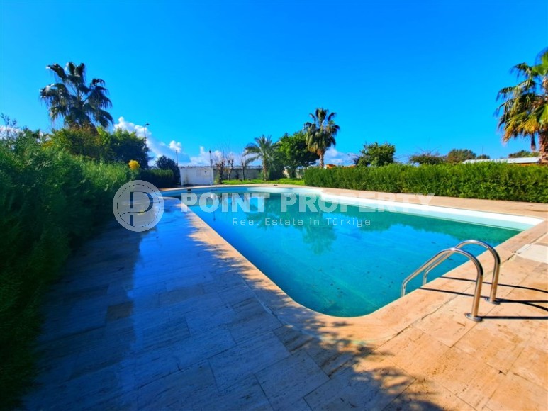 Панорамная двухуровневая квартира с роскошным видом на море, в ухоженном жилом комплексе с бассейном и садом-id-7168-фото-17