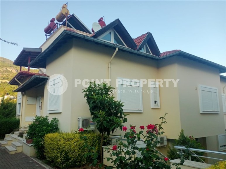 Двухэтажная вилла-близнец с собственным садом, в живописном, экологически чистом районе Аланьи - Тепе-id-7179-фото-1