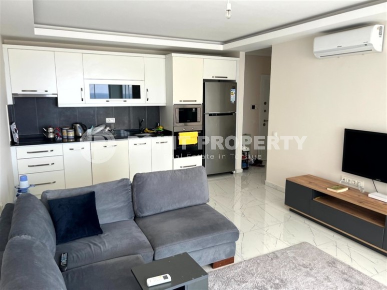 Панорамная квартира с роскошным видом на море, в 100 метрах от пляжа, в центре района Махмутлар-id-7183-фото-2