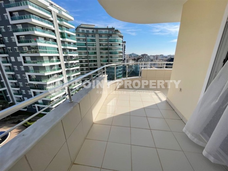 Comfortable apartment with furniture and household appliances 700 meters from the sea, in the center of the popular area of Alanya - Mahmutlar-id-7197-photo-12