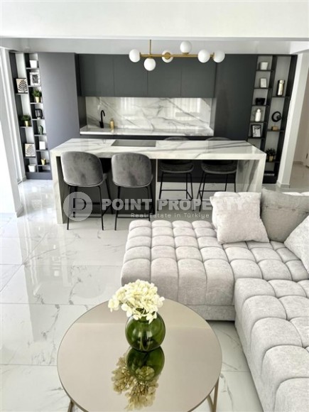 Stylish apartment with a new designer renovation 850 meters from the sea, in the center of Alanya-id-7208-photo-4
