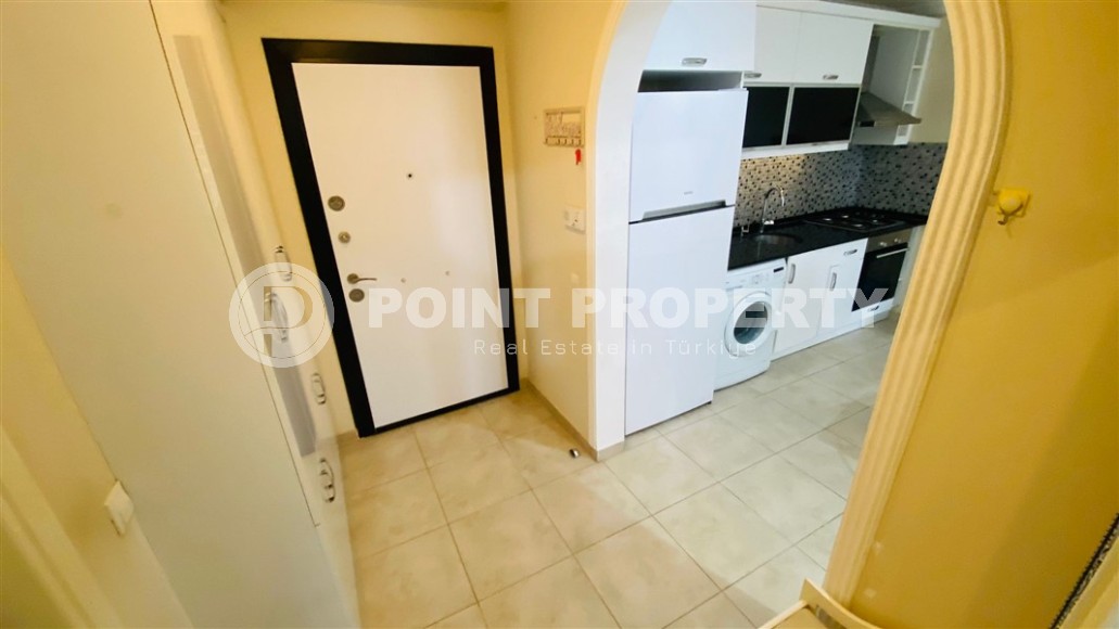 Comfortable furnished 1+1 apartment 300 meters from the sea, in the center of Mahmutlar-id-7209-photo-8