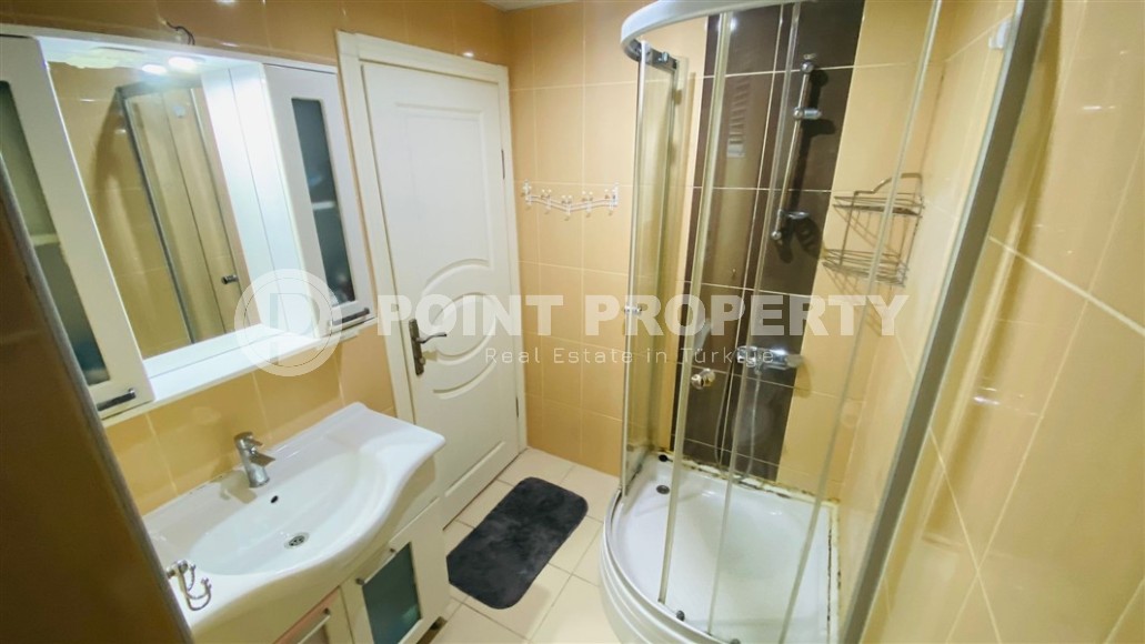 Comfortable furnished 1+1 apartment 300 meters from the sea, in the center of Mahmutlar-id-7209-photo-9