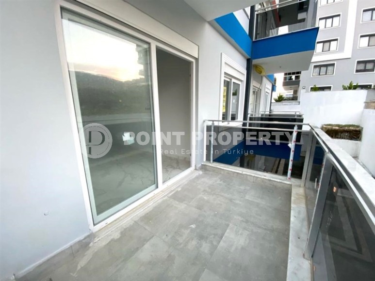 Новая квартира с чистовой отделкой в комфортабельном жилом комплексе, в 800 метрах от моря-id-7214-фото-7