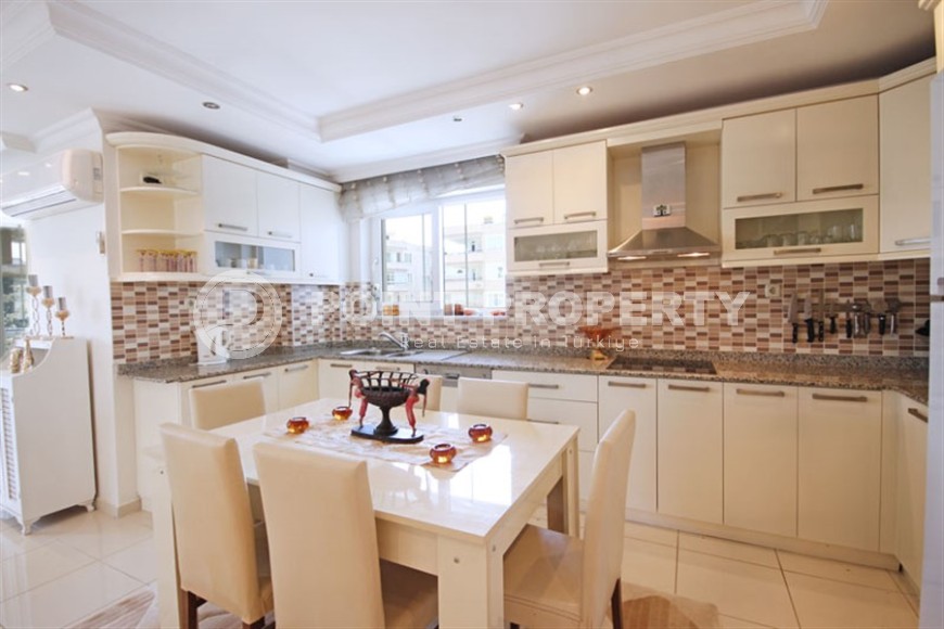 Bright, spacious 2+1 apartment with a total area of 125 m2, in the center of the popular area of Alanya - Mahmutlar-id-7220-photo-3