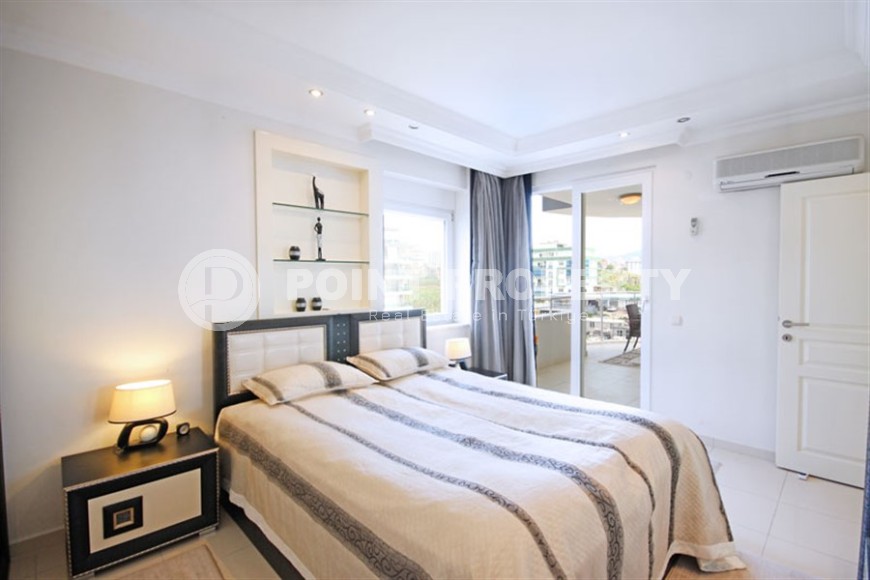 Bright, spacious 2+1 apartment with a total area of 125 m2, in the center of the popular area of Alanya - Mahmutlar-id-7220-photo-4