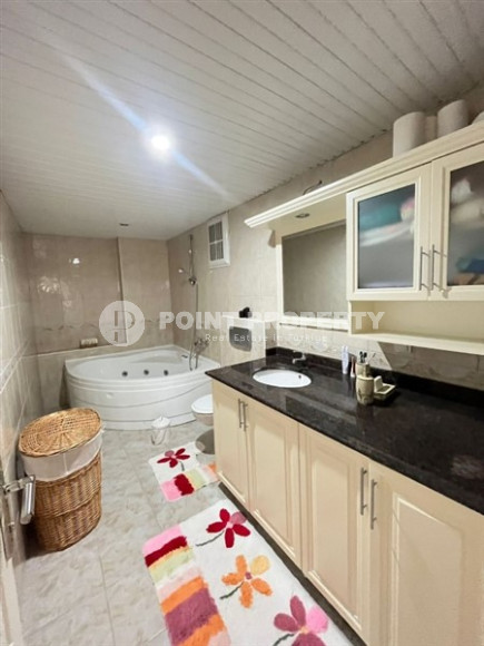 Furnished three-room apartment, 130m², in a cozy complex with a swimming pool, in the center of Alanya-id-1561-photo-15