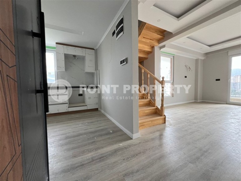 Двухуровневая квартира с качественной чистовой отделкой, на 4-м этаже с мансардой в новой резиденции в двух километрах от моря-id-7224-фото-2