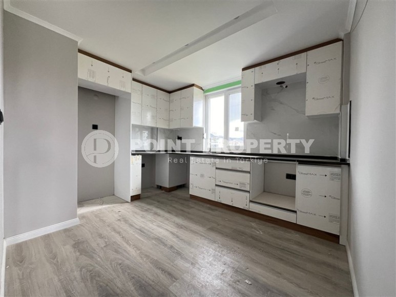 Двухуровневая квартира с качественной чистовой отделкой, на 4-м этаже с мансардой в новой резиденции в двух километрах от моря-id-7224-фото-3