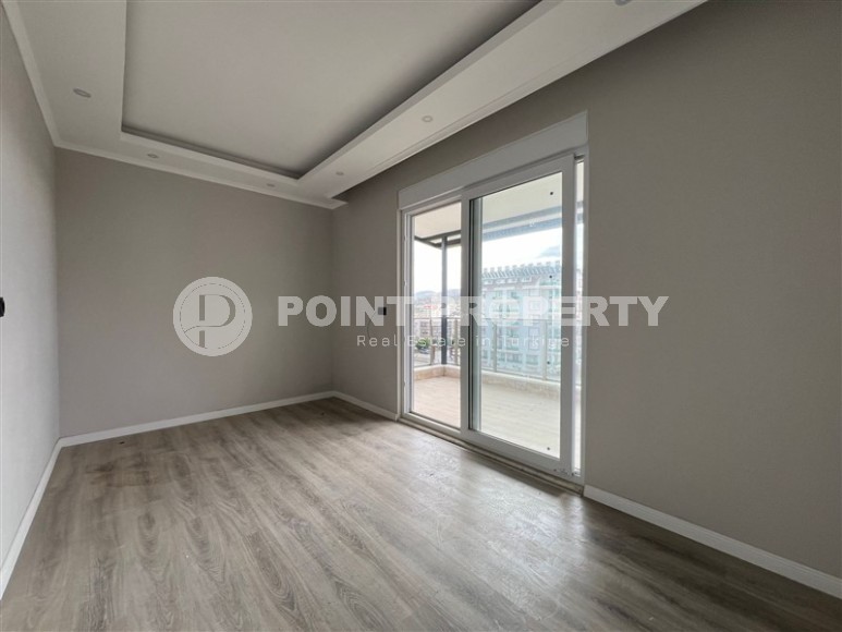 Двухуровневая квартира с качественной чистовой отделкой, на 4-м этаже с мансардой в новой резиденции в двух километрах от моря-id-7224-фото-9