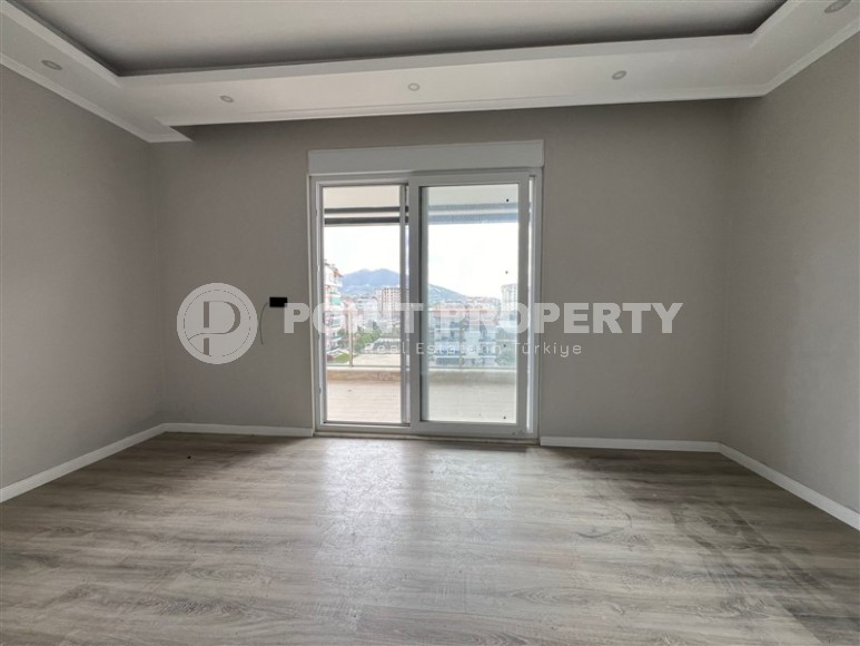 Двухуровневая квартира с качественной чистовой отделкой, на 4-м этаже с мансардой в новой резиденции в двух километрах от моря-id-7224-фото-10