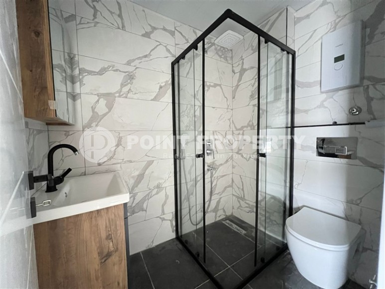 Двухуровневая квартира с качественной чистовой отделкой, на 4-м этаже с мансардой в новой резиденции в двух километрах от моря-id-7224-фото-12