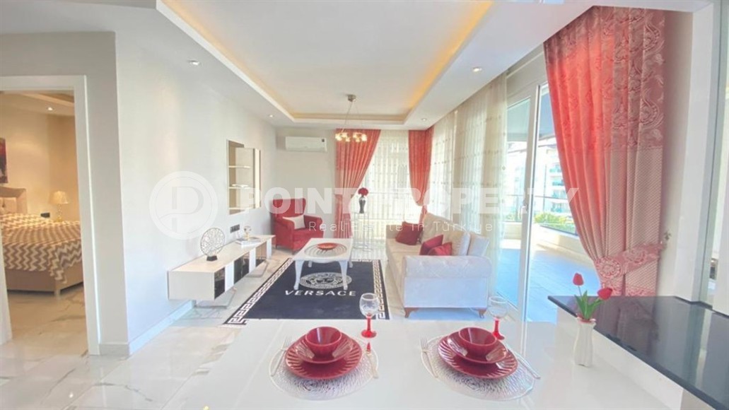 Bright, atmospheric apartment on the first line from the sea, in the center of the prestigious area of Alanya - Kestel-id-7231-photo-1