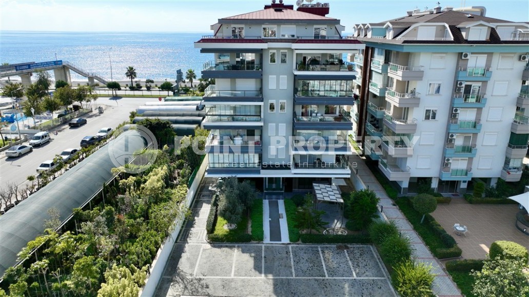 Bright, atmospheric apartment on the first line from the sea, in the center of the prestigious area of Alanya - Kestel-id-7231-photo-17