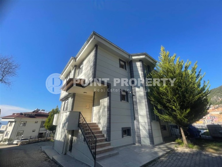 Spacious three-storey twin villa, with a total area of 250 m2, in the prestigious area of Alanya - Bektas-id-7235-photo-1