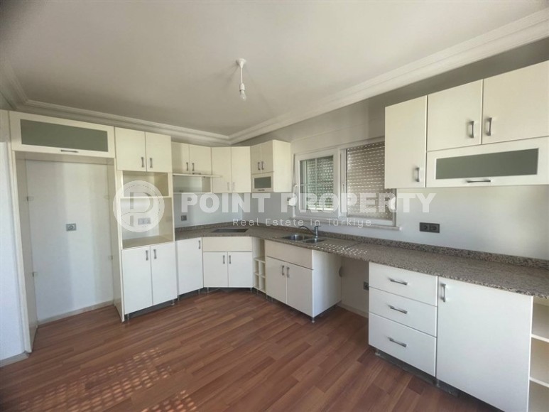 Просторная трехэтажная вилла-близнец, общей площадью 250 м2, в престижном районе Аланьи - Бекташ-id-7235-фото-3