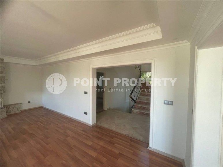 Просторная трехэтажная вилла-близнец, общей площадью 250 м2, в престижном районе Аланьи - Бекташ-id-7235-фото-4