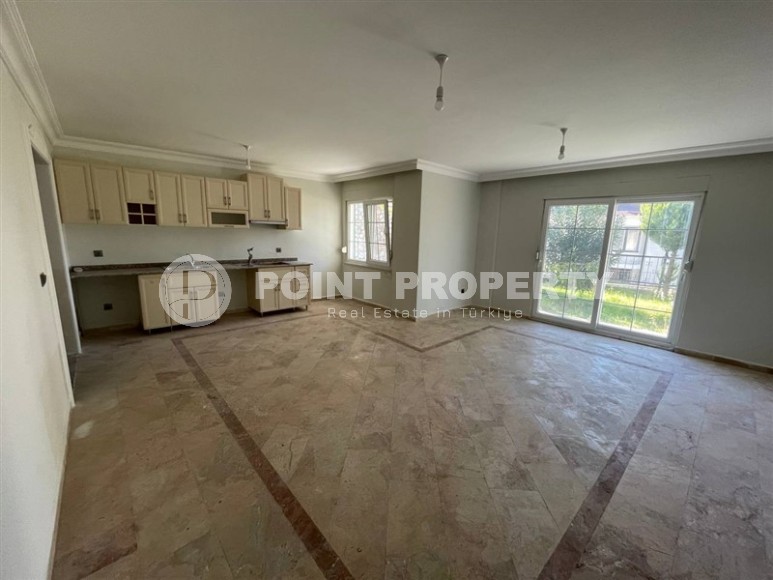 Просторная трехэтажная вилла-близнец, общей площадью 250 м2, в престижном районе Аланьи - Бекташ-id-7235-фото-5