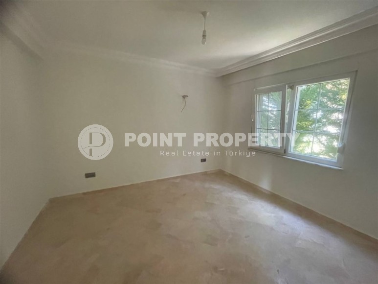 Просторная трехэтажная вилла-близнец, общей площадью 250 м2, в престижном районе Аланьи - Бекташ-id-7235-фото-10